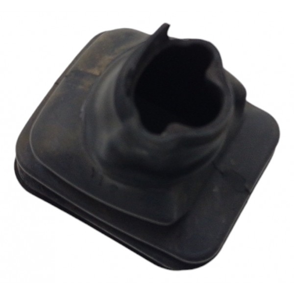 Coifa Guarda Pó Garfo Embreagem Hyundai I30 2009 2012 Usado